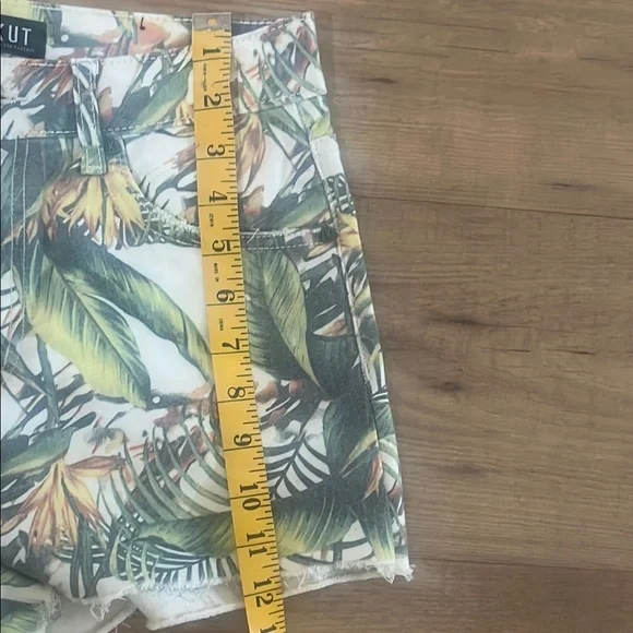 KUT from the Kloth Tropical Floral Jean Shorts - Size 2 - NWOT - Picture 7 of 9